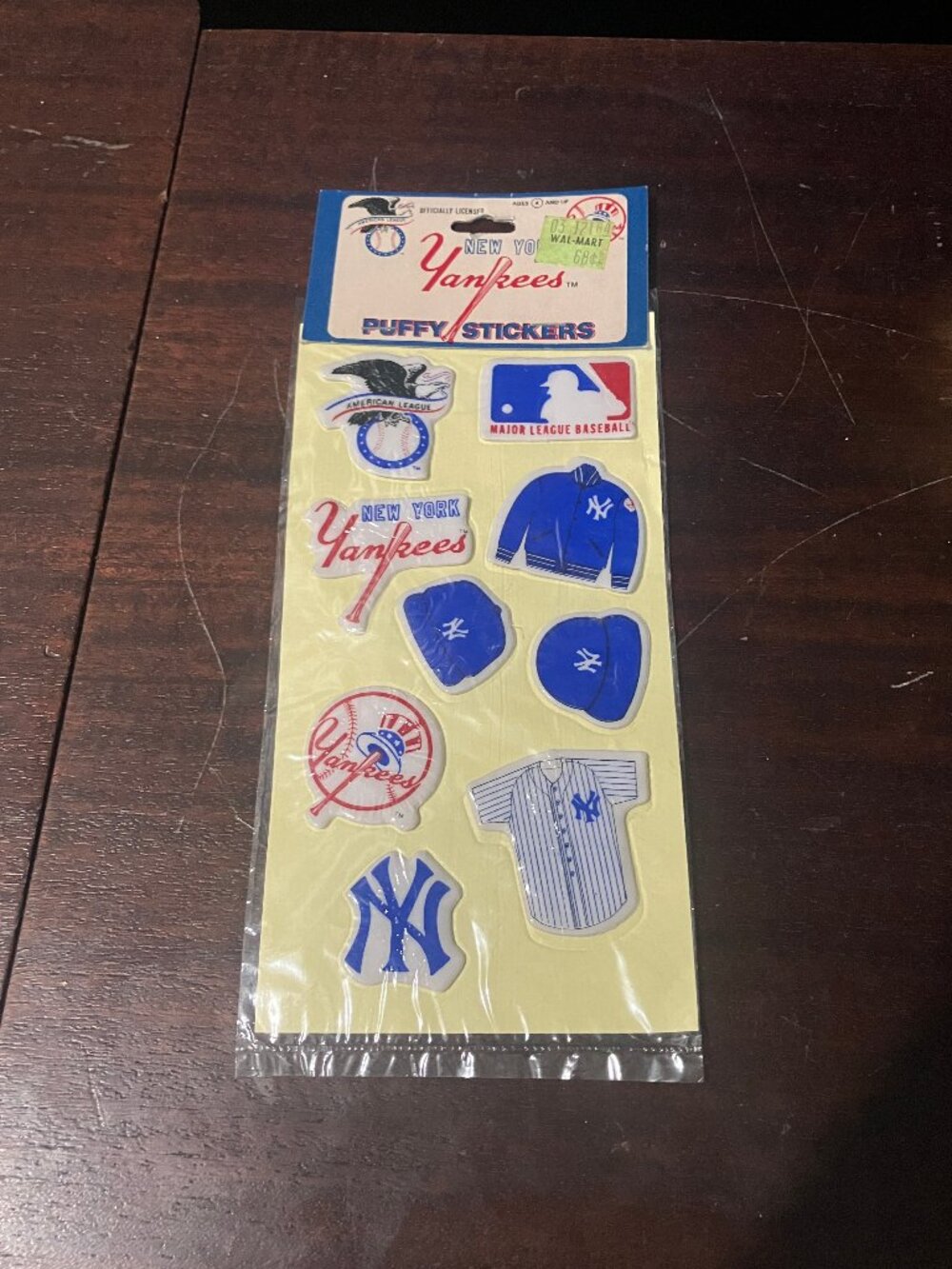Sealed! Vintage 1983 New York Yankees Baseball Puffy Sticker NOS